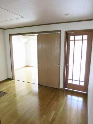 居室・リビング　居間です