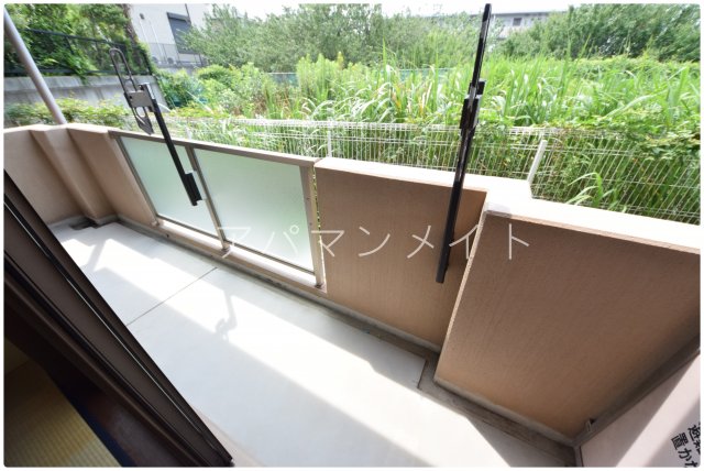 バルコニー　お洗濯にも便利なバルコニー付き