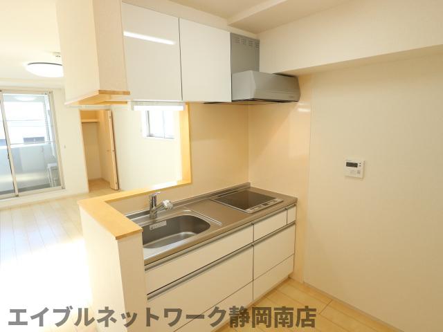 キッチン　キッチンでお料理をお楽しみください