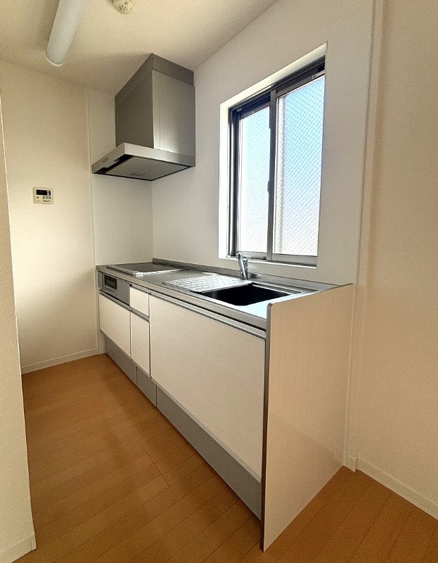 キッチン　※別号室の写真となります。