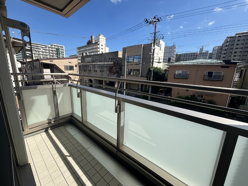 バルコニー　※別号室の写真となります。