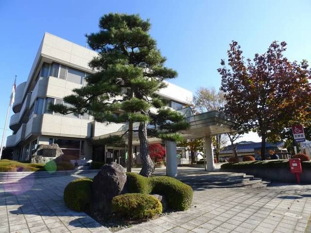 役所　みどり市役所大間々庁舎（役所）まで700m