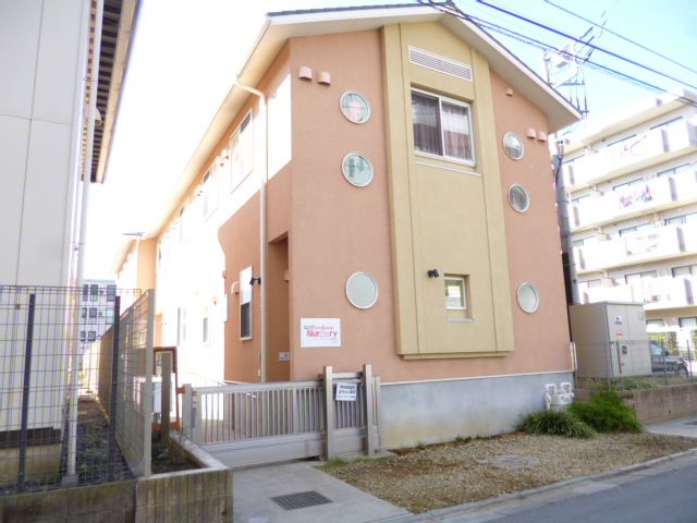 幼稚園・保育園　ココファン ナーサリー武蔵浦和保育園（幼稚園・保育園）まで271m