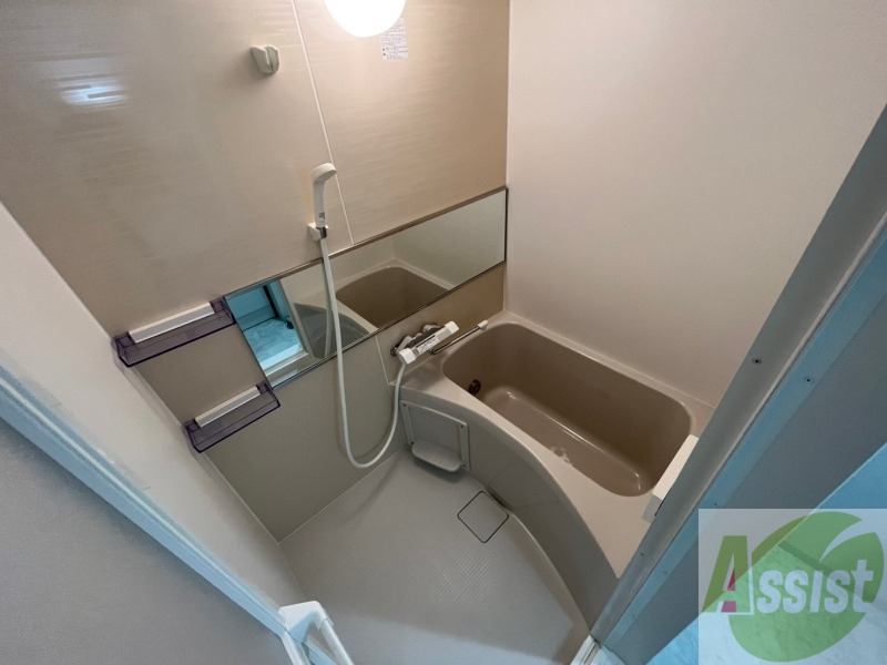 バス・シャワールーム　お風呂です。ゆっくりお風呂につかるのも体に良いですね～