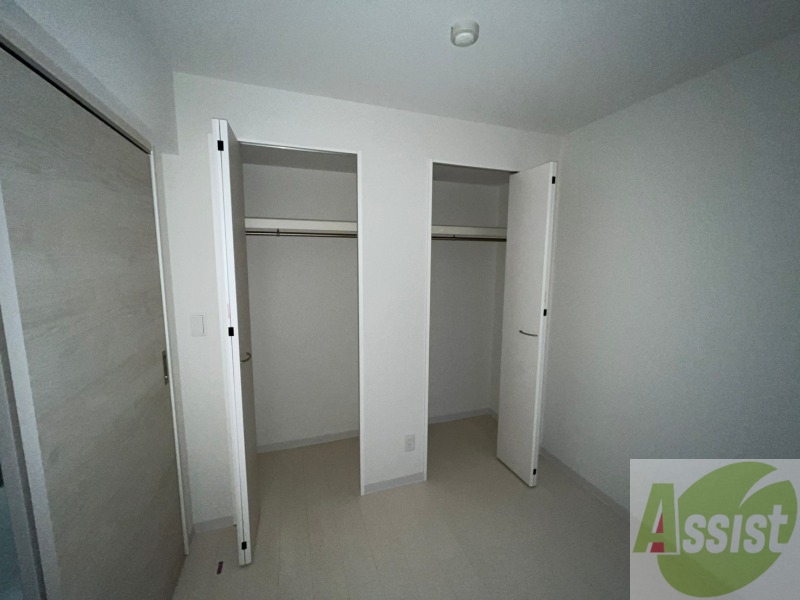 収納　寝室の収納です。部屋がすっきり片付きます。