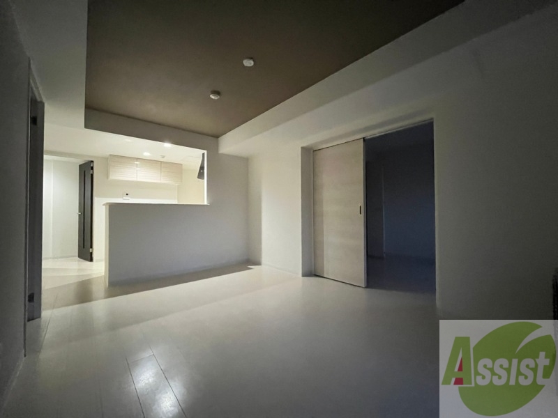 居室・リビング　広くてキレイなお部屋が広がっていて、充実した生活が送れそう。