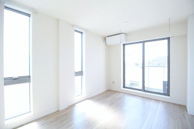 居室・リビング　☆明るい居間☆