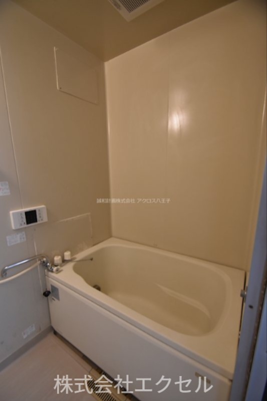 バス・シャワールーム　綺麗な浴室でゆっくりおくつろぎいただけます。