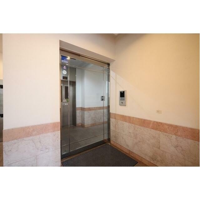 ロビー　オートロック