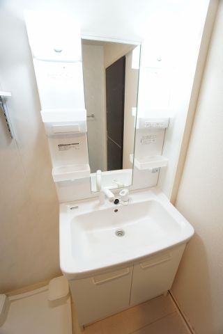 洗面設備　※同物件、反転タイプの写真になります。