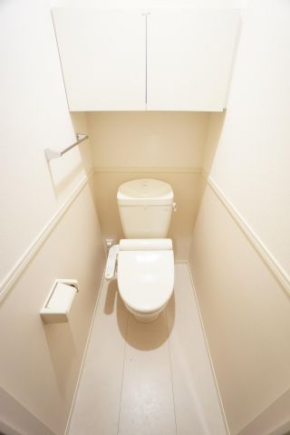 トイレ　※同物件、反転タイプの写真になります。