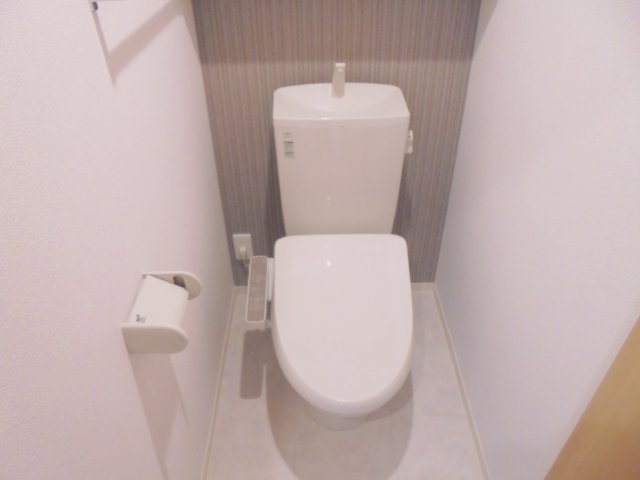 トイレ　温水洗浄暖房便座