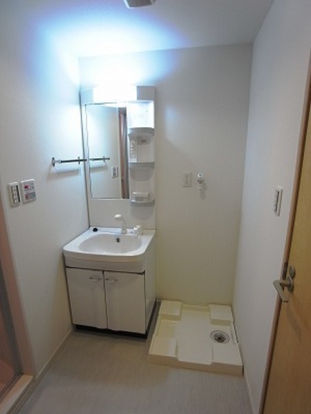 洗面設備　便利な独立洗面台