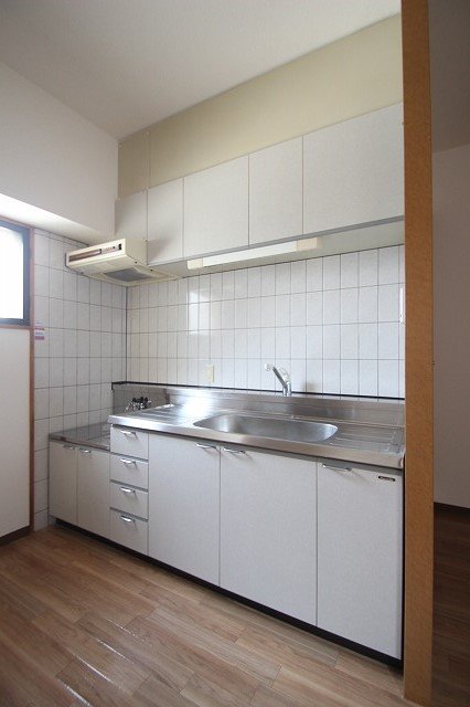 キッチン　同物件別室