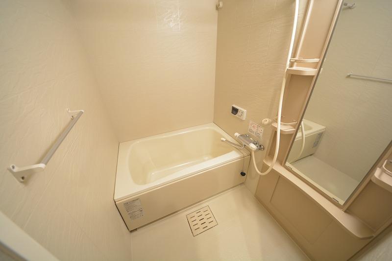 バス・シャワールーム　アリス・マナーガーデン谷町　浴室