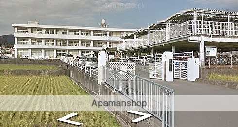 中学校　岩出第二中学校（中学校）まで2500m