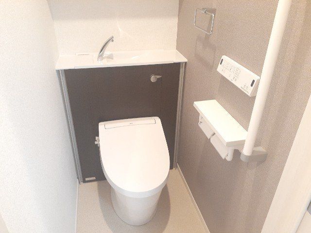 トイレ　トイレ