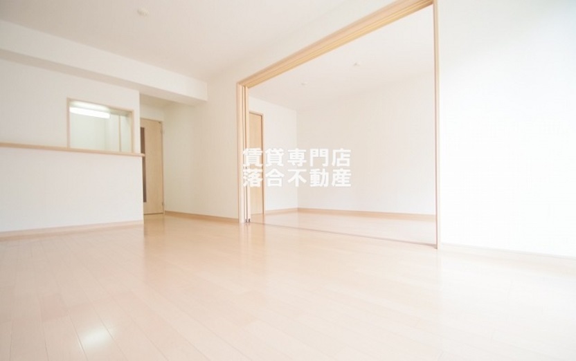 居室・リビング　明るい広々としたリビング♪