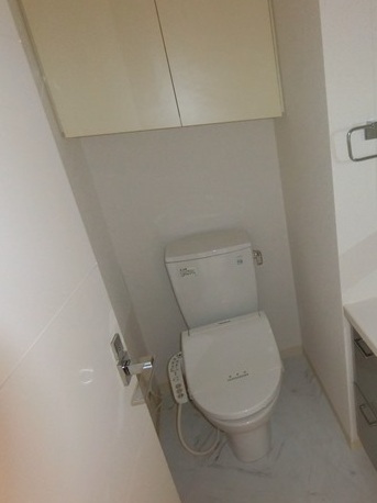 トイレ　温水洗浄便座付き♪
