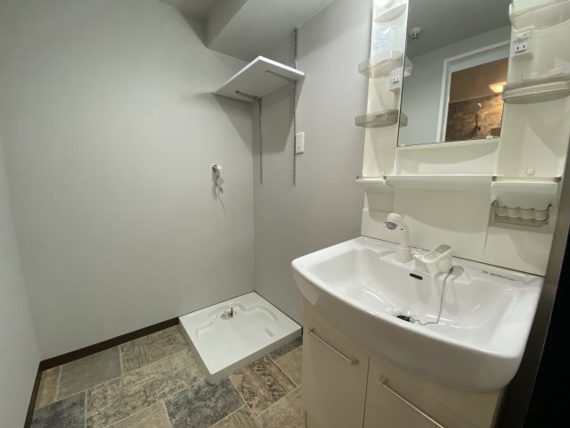 洗面設備　使いやすい洗面所です