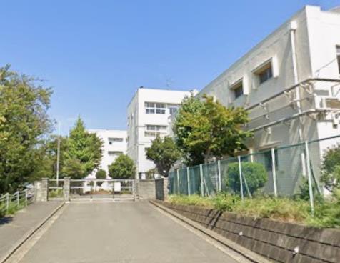 中学校　横浜市立城郷中学校（中学校）まで565m