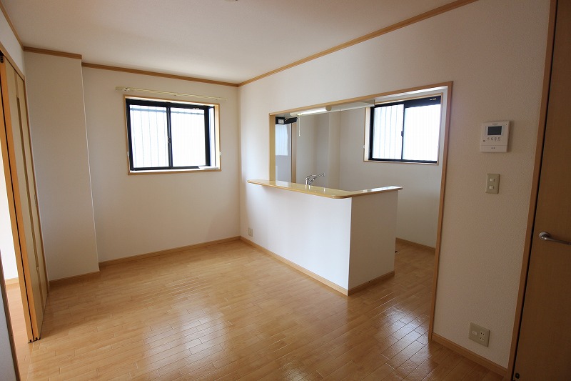 居室・リビング　別号室参考写真