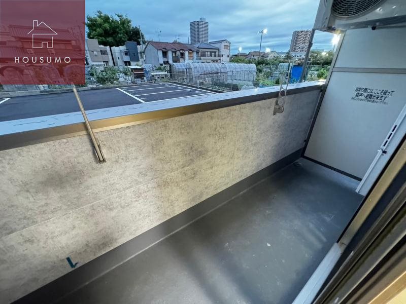 バルコニー　お洗濯にも便利なバルコニー付き