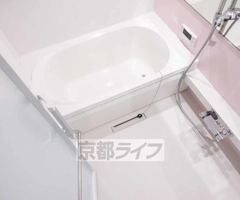 バス・シャワールーム　広々としたお風呂です