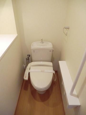 トイレ　ウォシュレット完備