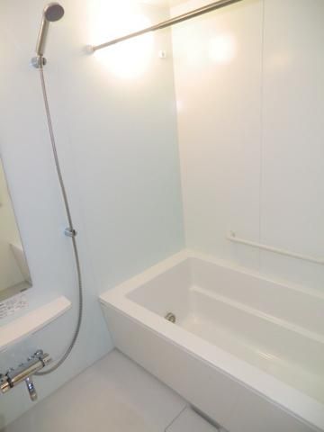 バス・シャワールーム　追焚機能付きセミオートバス・浴室乾燥機有