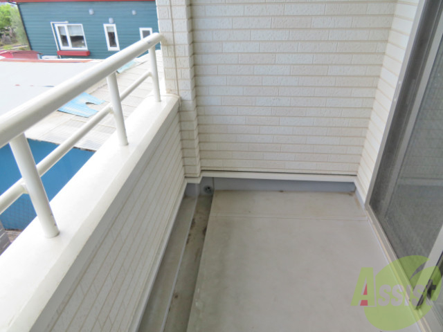 バルコニー　こちらのバルコニーで、洗濯物干しもバッチリです。