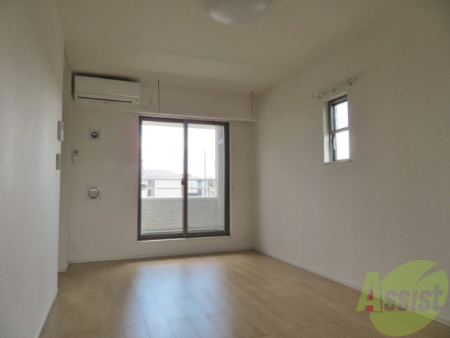 居室・リビング　１１．９帖の洋室です。開放感があり広々としていますね。