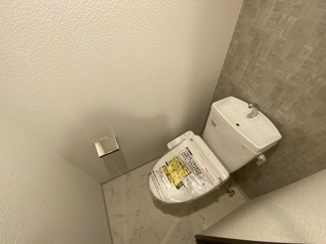 トイレ　反転タイプのお部屋です