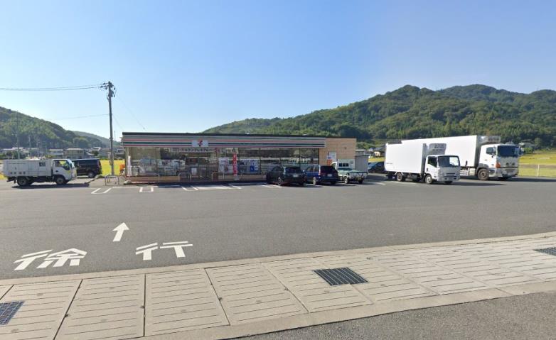 コンビニ　セブンイレブン赤磐穂崎店（コンビニ）まで3905m