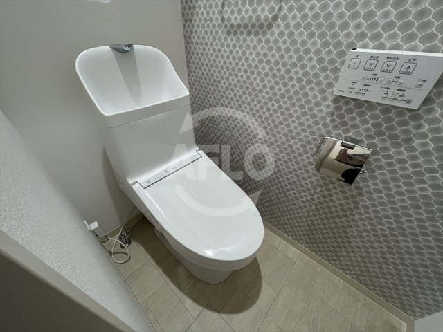 トイレ　ラモーナ桃谷　温水洗浄便座