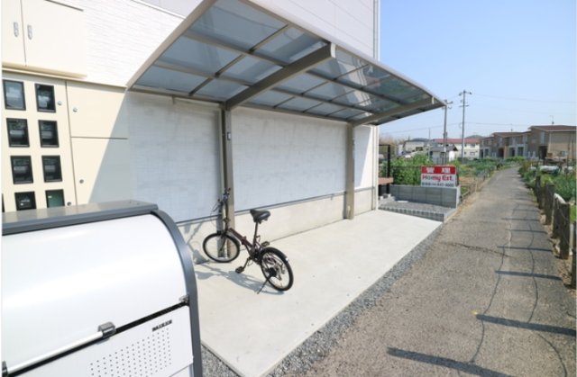 庭　駐輪場です。