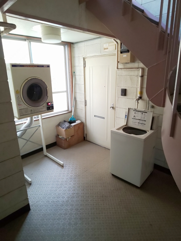 その他共有部分　1F共用部分有料のコインランドリー