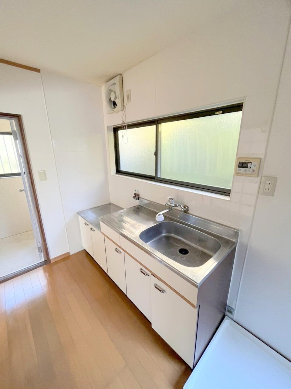 キッチン　窓のあるキッチン