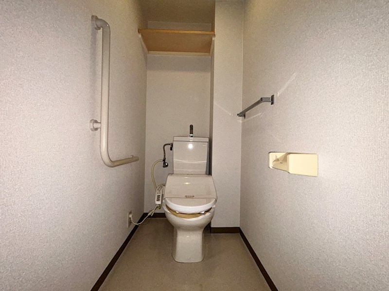 プラザハイツ二ツ屋A棟のトイレ写真