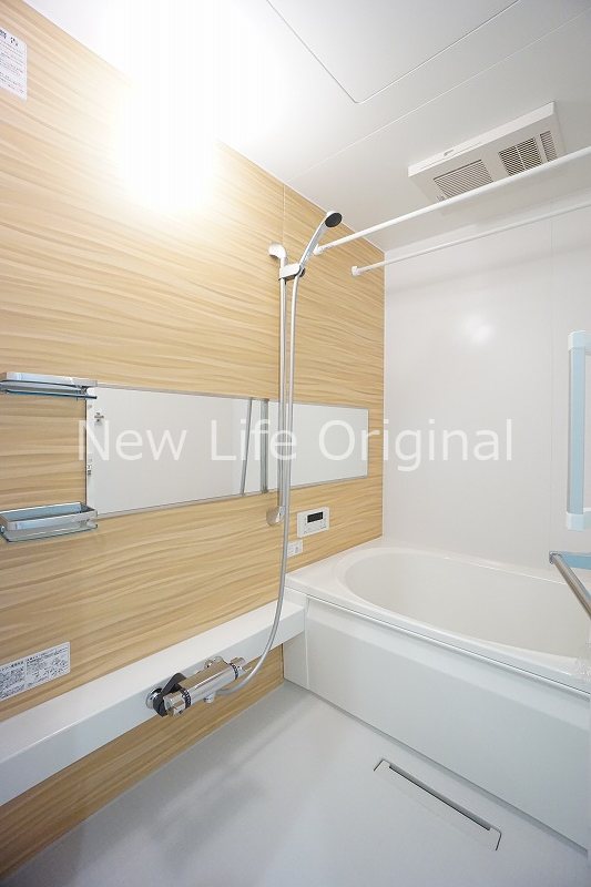 バス・シャワールーム　快適な入浴をサポートする浴室乾燥機つきです☆