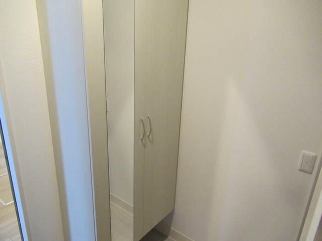 玄関　同施工会社施工別物件写真（実際は現況を優先いたします）