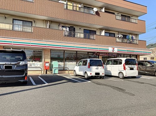 コンビニ　セブンイレブン 八幡星ケ丘店（コンビニ）まで609m