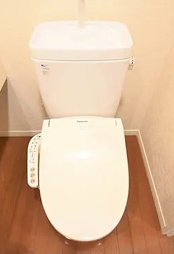 トイレ　写真は別号室です。現況優先になります。