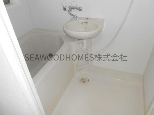 バス・シャワールーム　入浴小物置きが充実してます☆