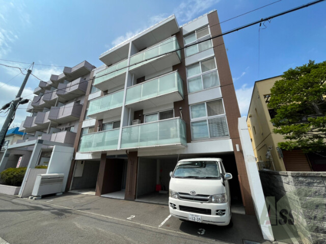 建物外観　札幌市北区麻生町「リーノ」