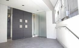 エントランス　ゆとりのあるエントランスです