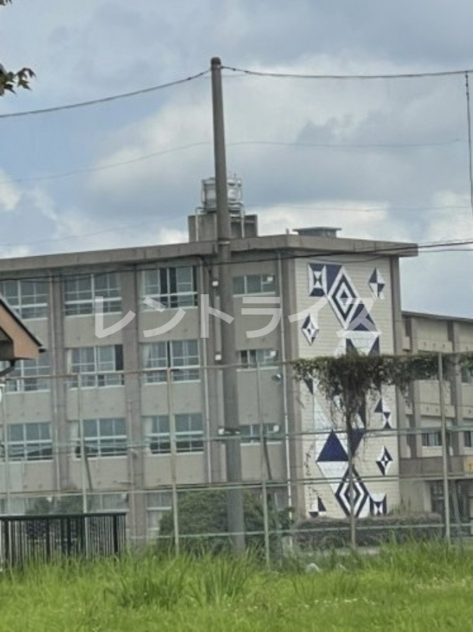 中学校　大和中学校（中学校）まで1937m