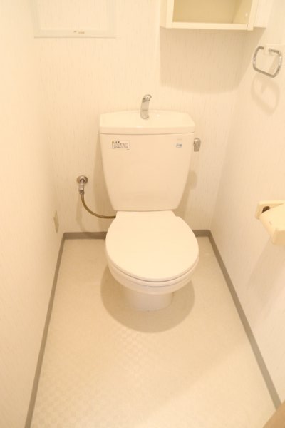 トイレ　落ち着いたトイレです