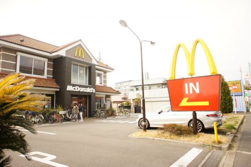 飲食店　マクドナルド長吉長原店（飲食店）まで312m