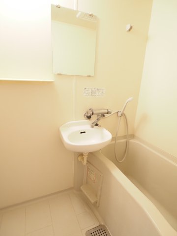 バス・シャワールーム　※別部屋参考写真